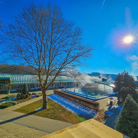 Harmonia Vendeghaz 100 Meterre Az Igali Gyogyfuerdotol Apartman Kültér fotó