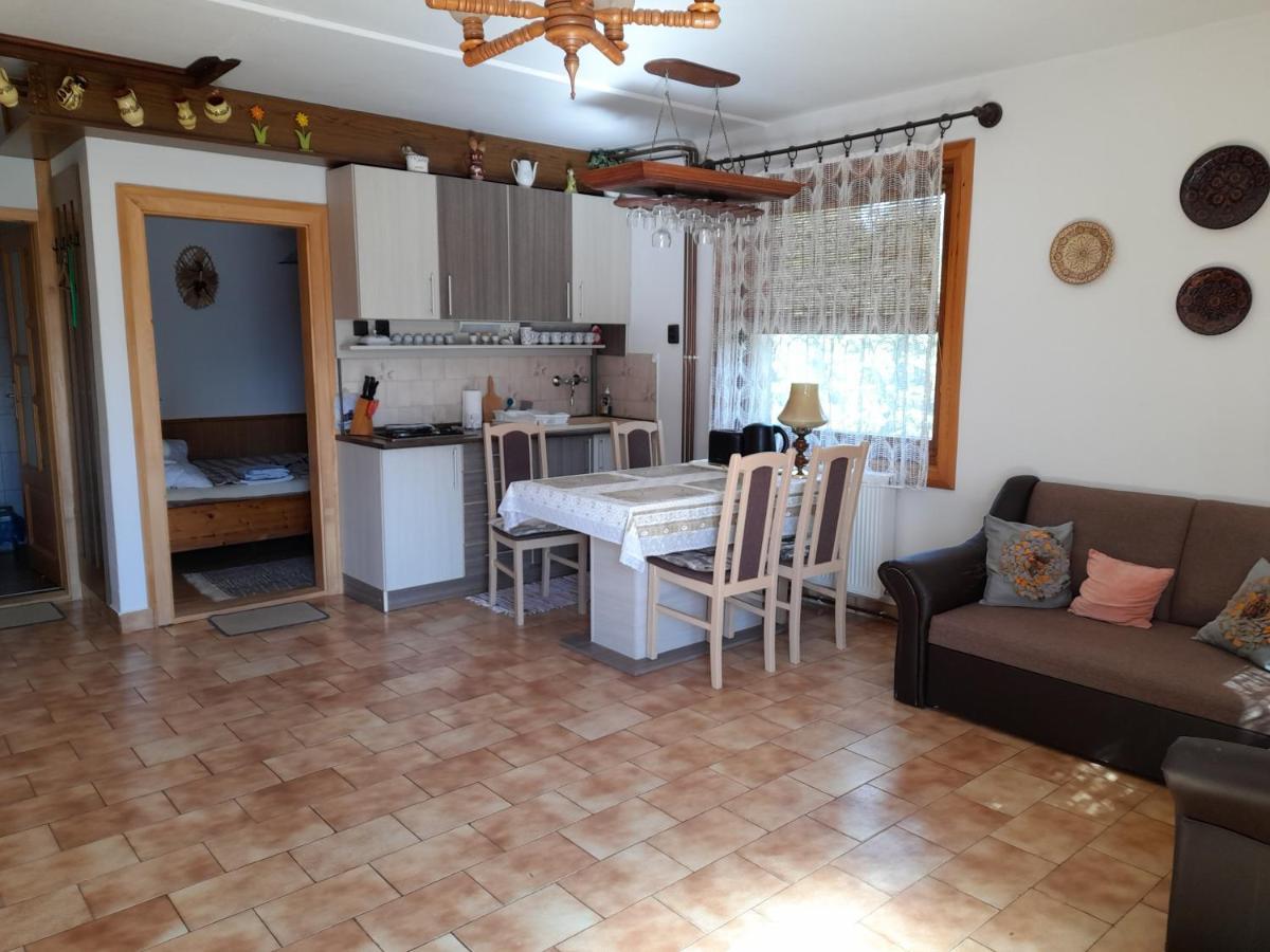 Harmonia Vendeghaz 100 Meterre Az Igali Gyogyfuerdotol Apartman Kültér fotó