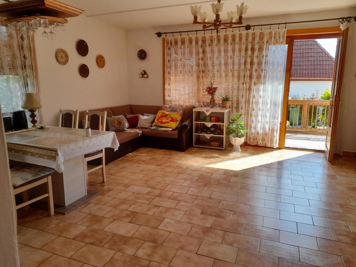 Harmonia Vendeghaz 100 Meterre Az Igali Gyogyfuerdotol Apartman Kültér fotó