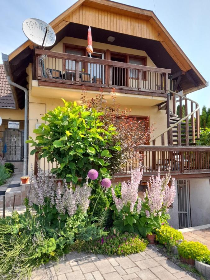 Harmonia Vendeghaz 100 Meterre Az Igali Gyogyfuerdotol Apartman Kültér fotó