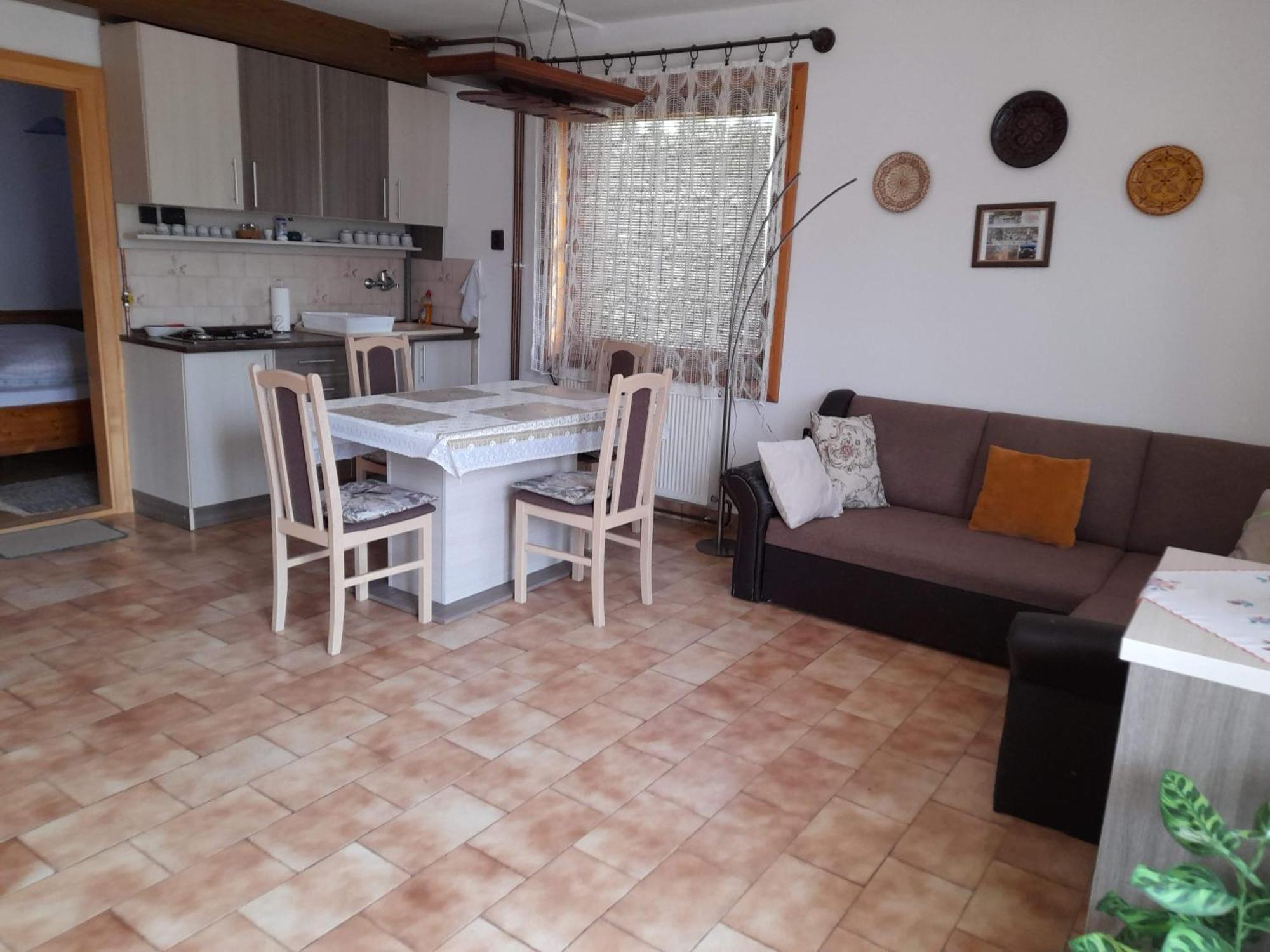 Harmonia Vendeghaz 100 Meterre Az Igali Gyogyfuerdotol Apartman Kültér fotó